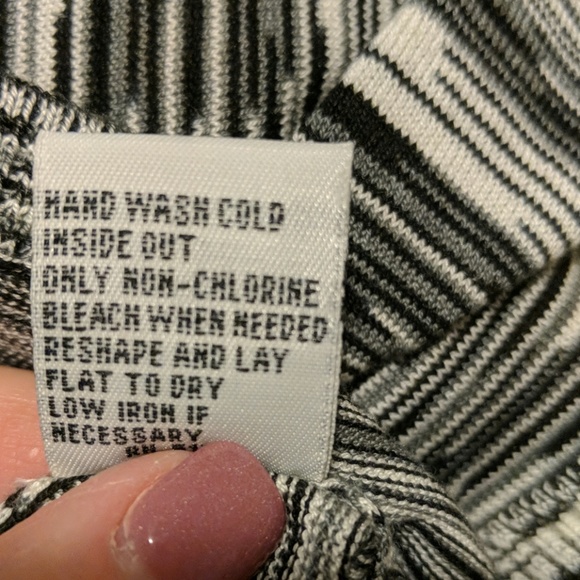 Kenneth Cole jacket. 54% silk/46% cotton - Picture 7 of 8